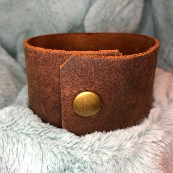 Bracelet - Handmade from genuine leather belt - Picture 2 of 4